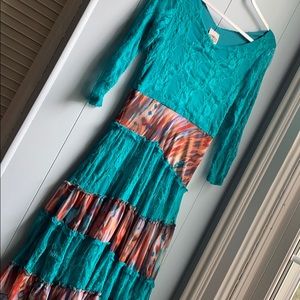 Rod’s teal and orange ruffled dress